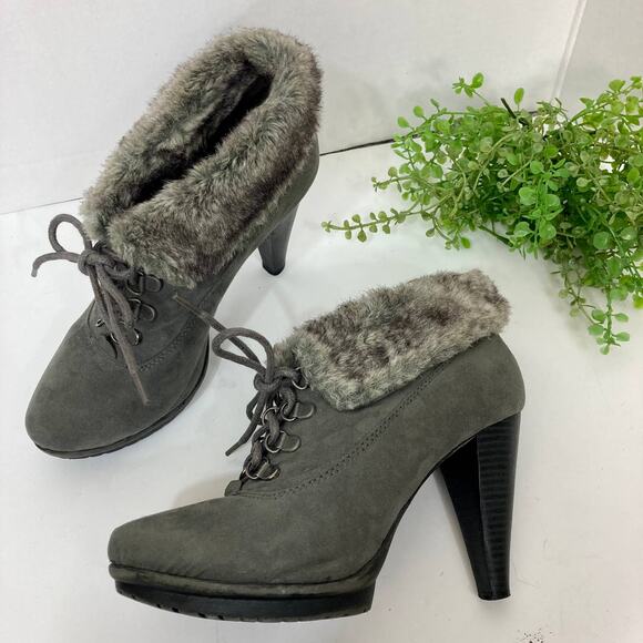 Faux suede lace-up booties Women's Limelight Vail fur top gray boots size 7 - Picture 1 of 9